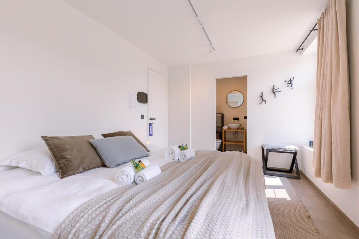 Lord - Charming double room at ranch De Blauwe Zaal Brugge Buitenkant foto